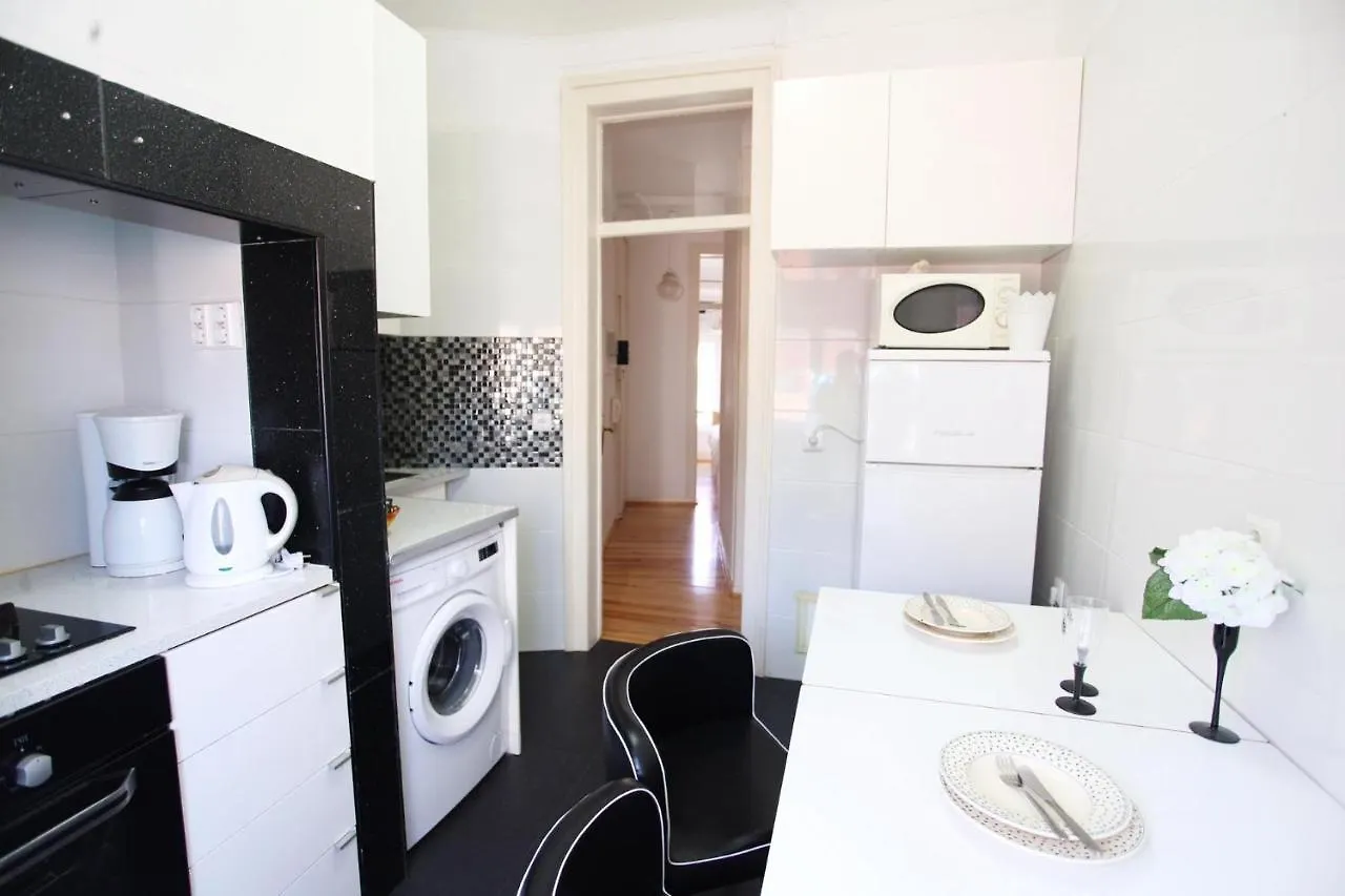 Lisbon Anjos Family Apartment