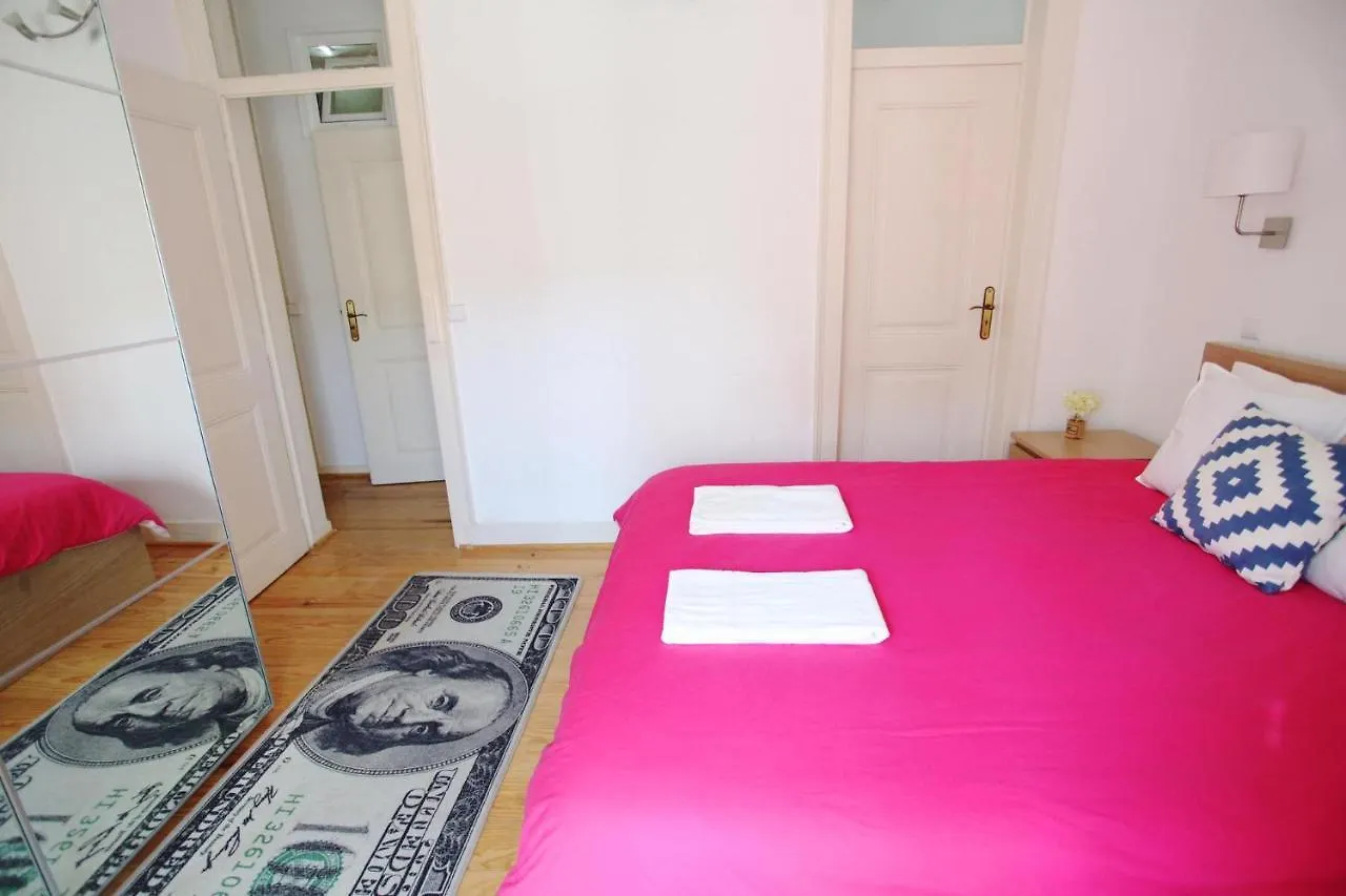 Lisbon Anjos Family Apartment